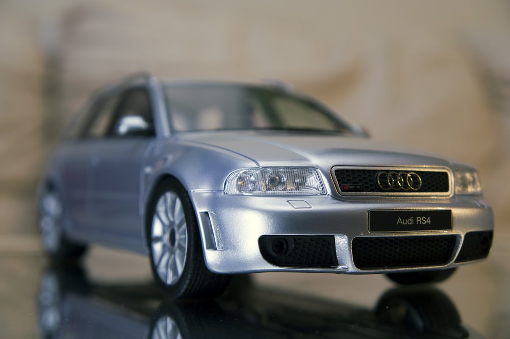 Audi_1_18_RS4_DSC05934.jpg