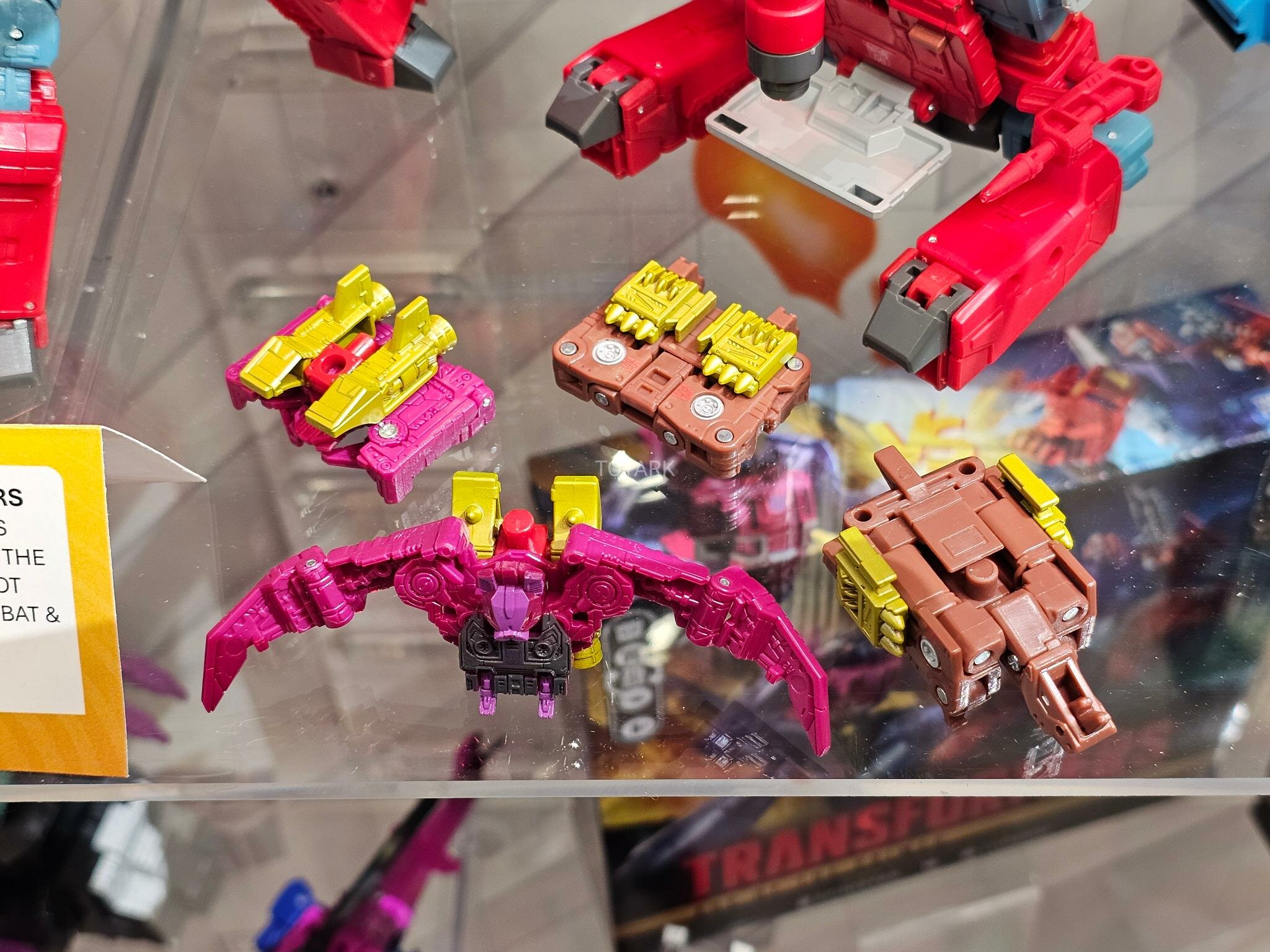 Toy-Fair-2025-Transformers-Age-Of-The-Primes-Part-2-046.jpg.e7b1e41114a1815e246b03643d23158b.jpg